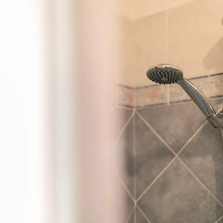 Con Piscina 03 شقة *